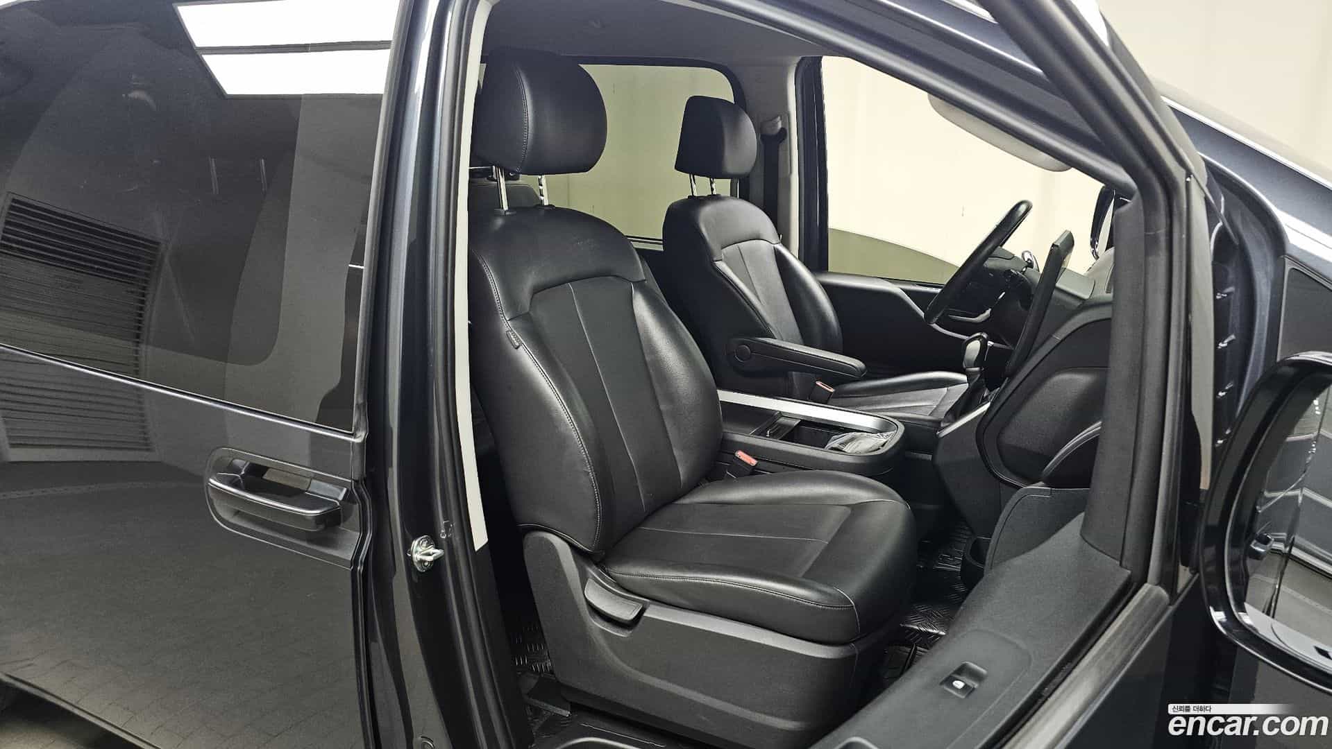 Staria Hyundai 2022.2-OPTION-015