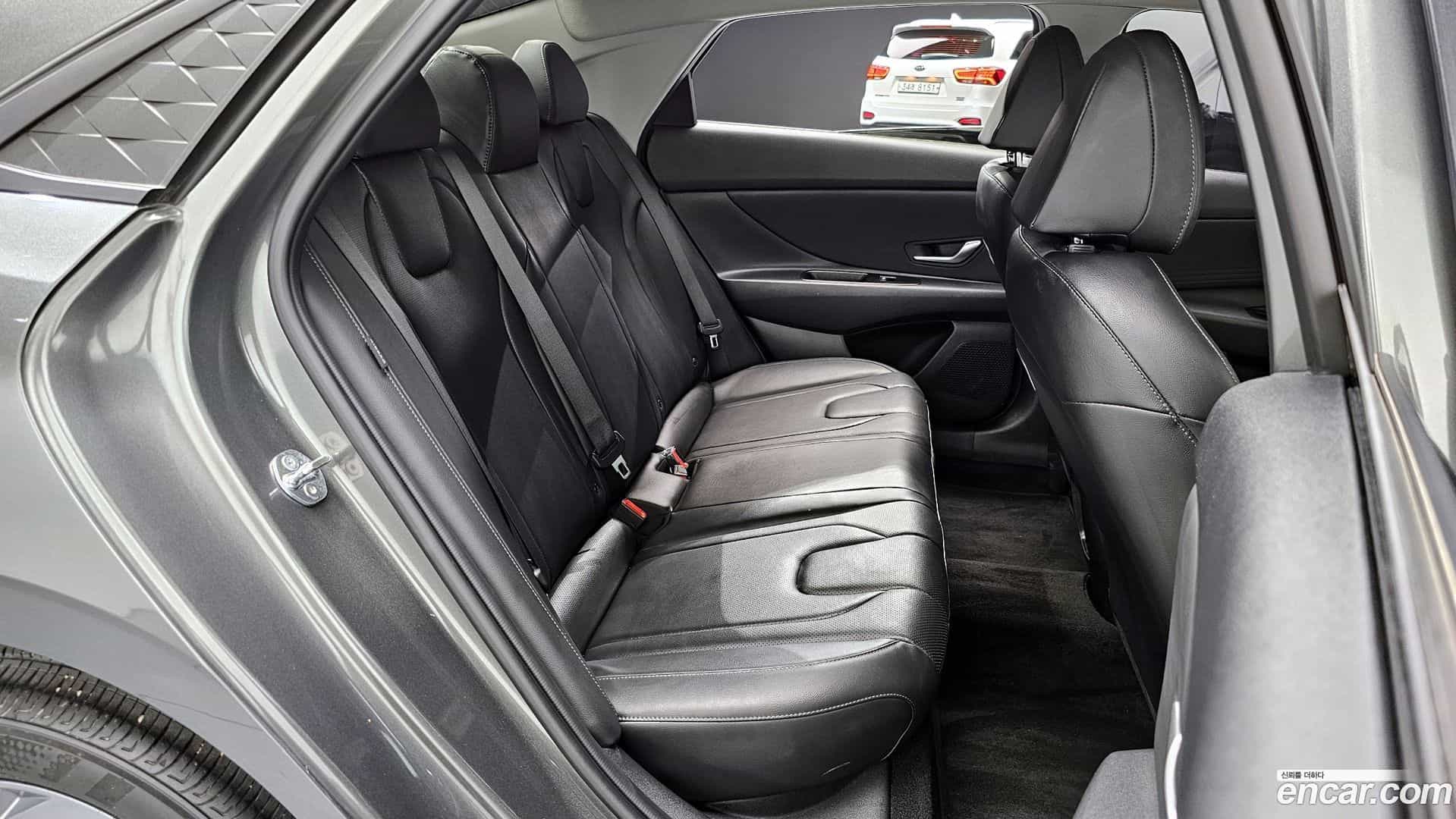 AVANTE Hyundai 2024.6-OPTION-016