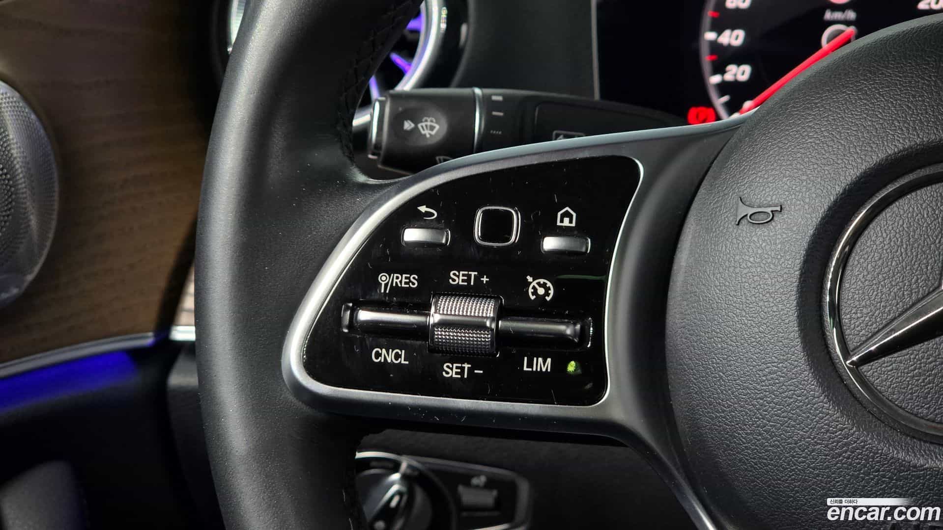 E-Class Mercedes-Benz 2019.8-OPTION-043