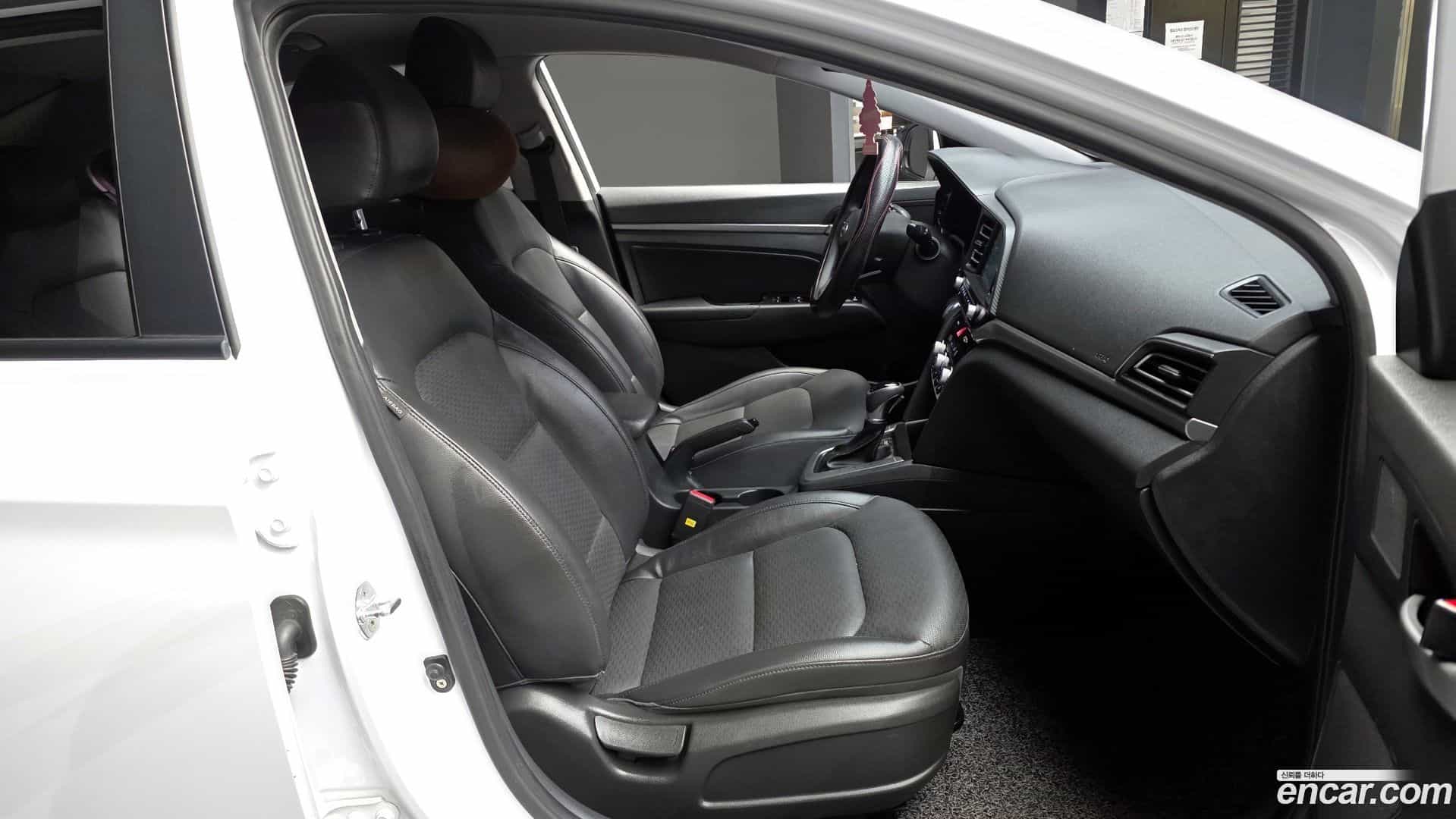 AVANTE Hyundai 2019.7-OPTION-015