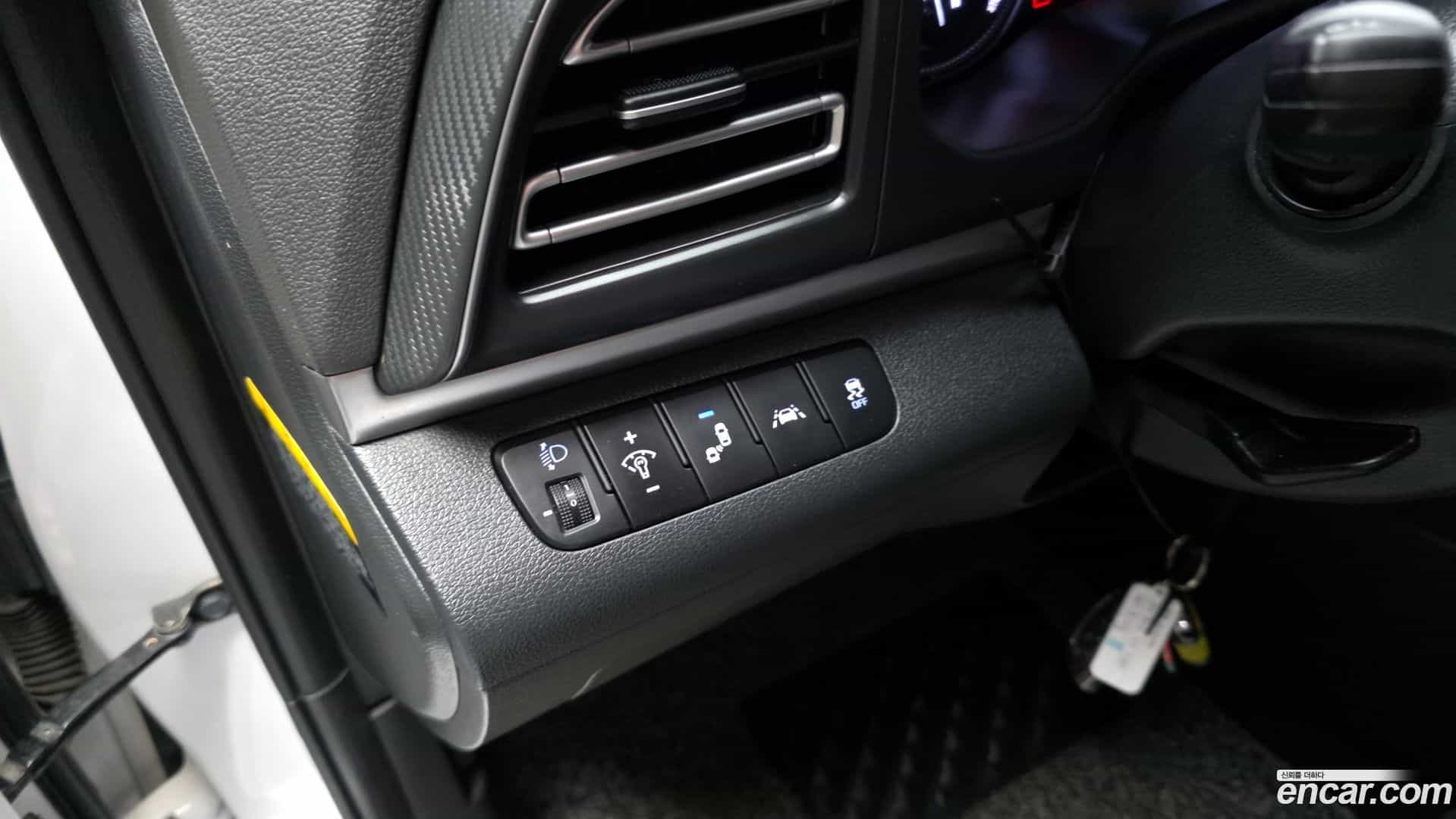 AVANTE Hyundai 2019.7-OPTION-020