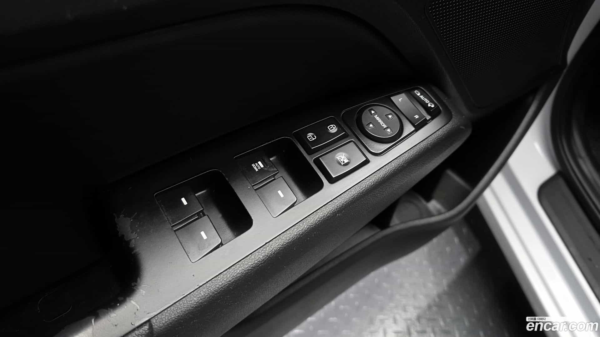 AVANTE Hyundai 2019.7-OPTION-022