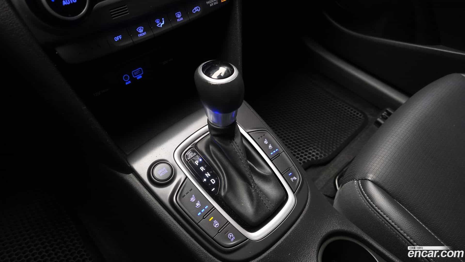 Kona Hyundai 2018.2-INNER-009