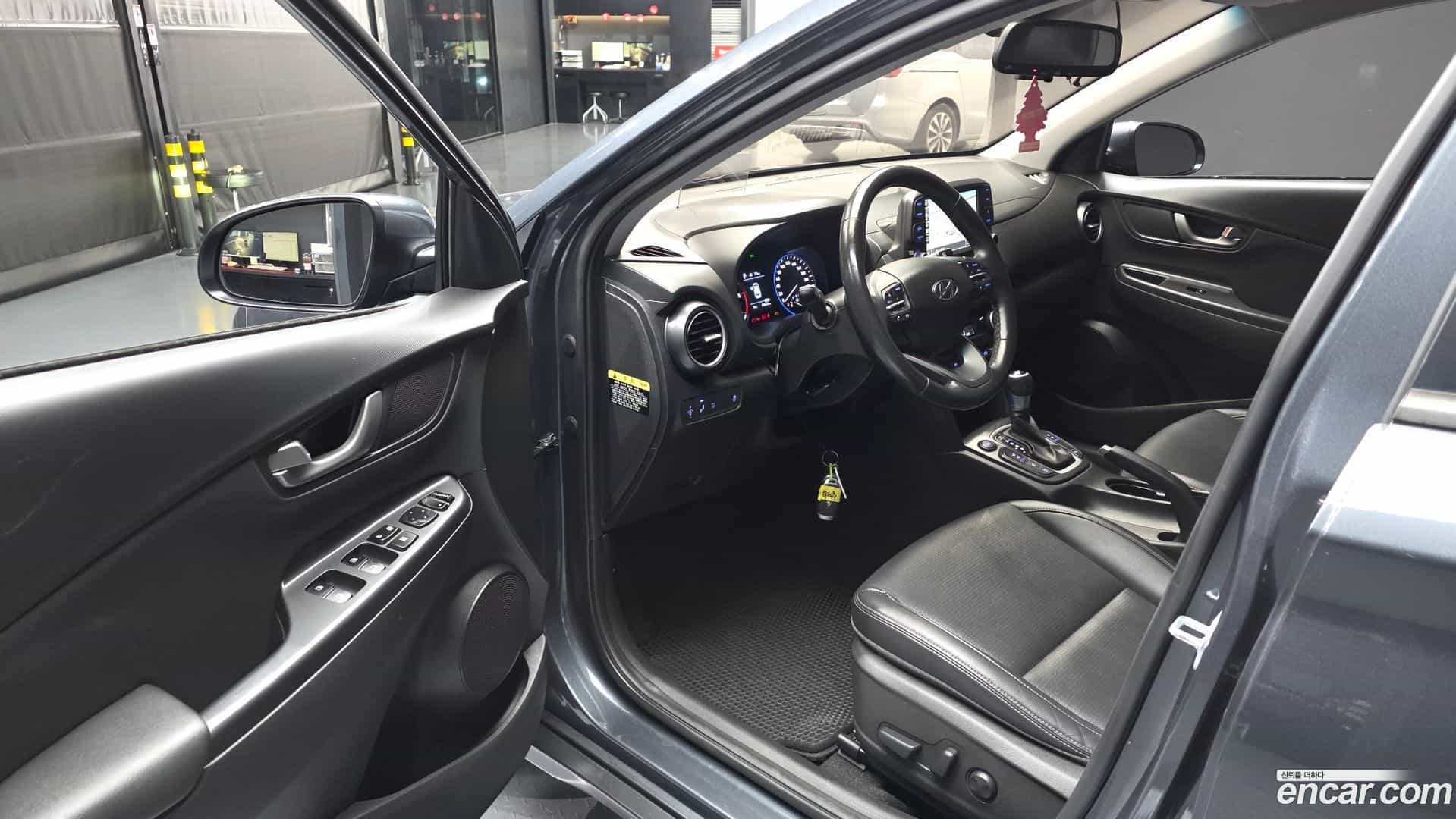 Kona Hyundai 2018.2-INNER-010