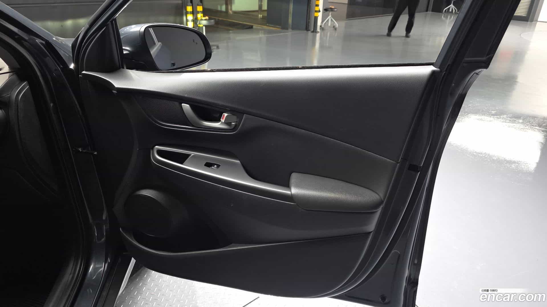 Kona Hyundai 2018.2-INNER-034