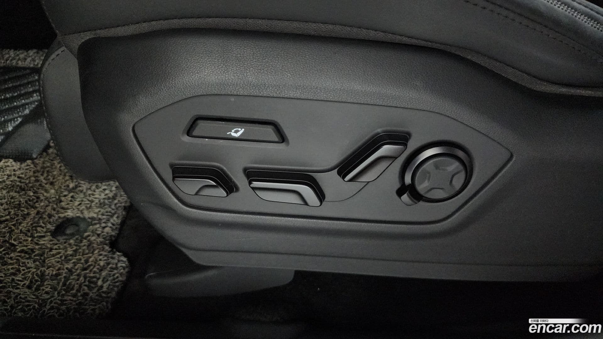 Main__Slider__Photo:Santafe Hyundai 2023.8-31