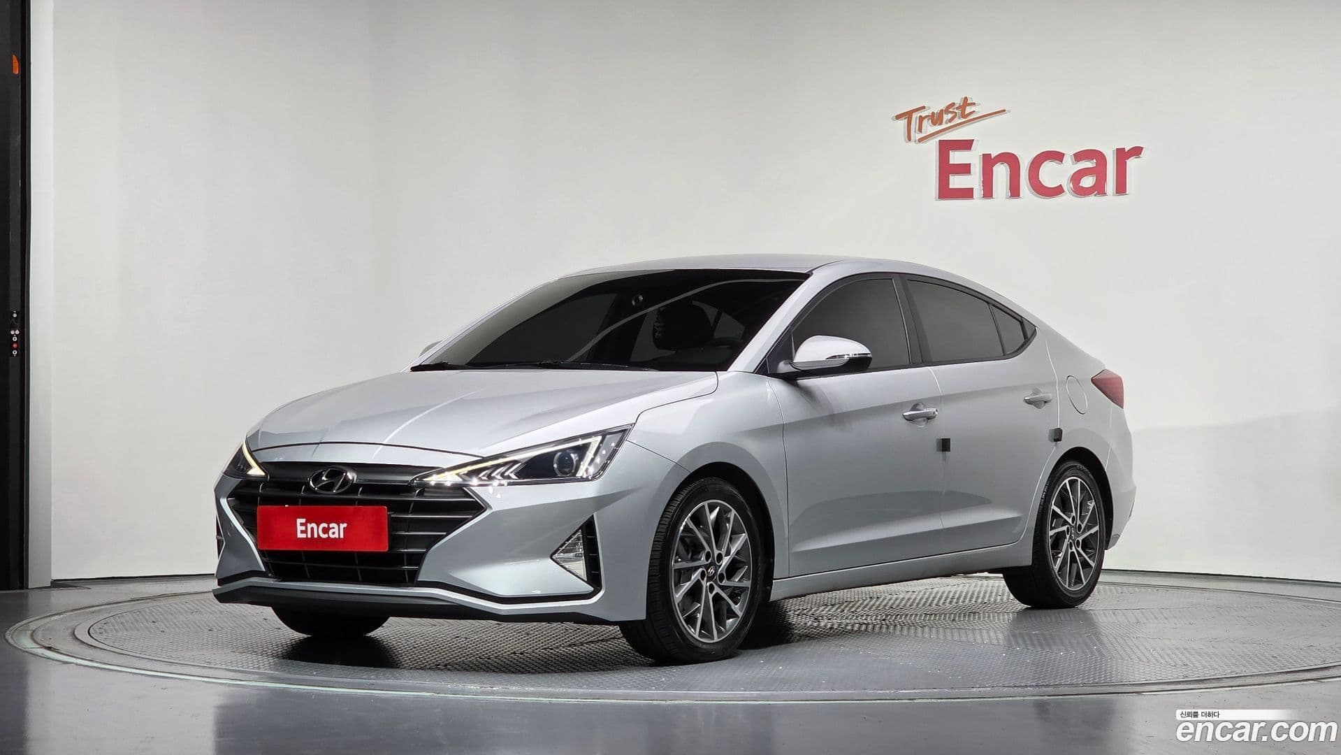Main__Slider__Photo:AVANTE Hyundai 2019.5-0