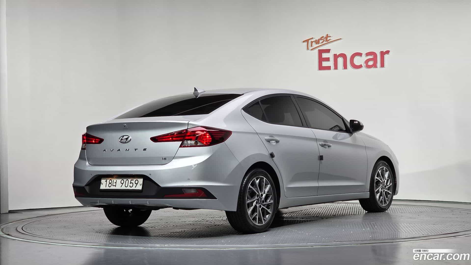 AVANTE Hyundai 2019.5-OUTER-002