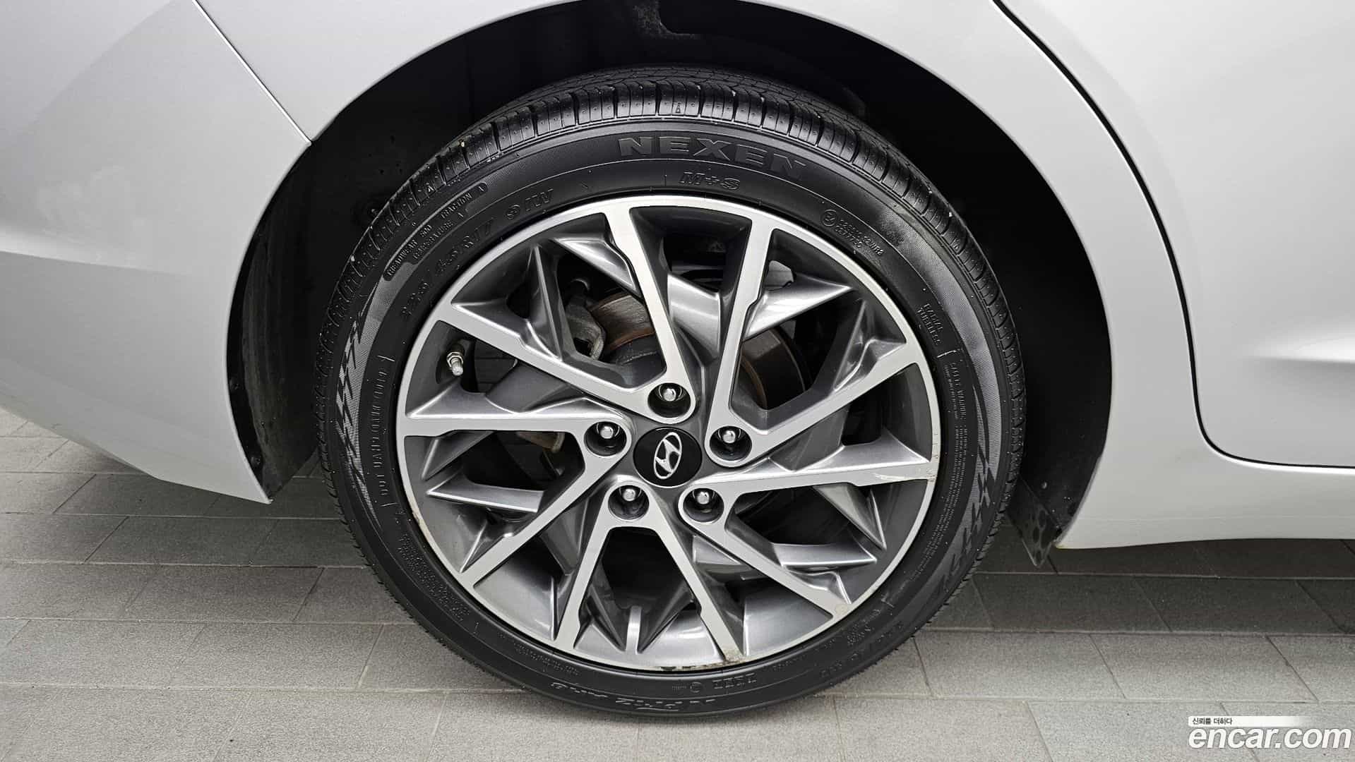 AVANTE Hyundai 2019.5-OUTER-005
