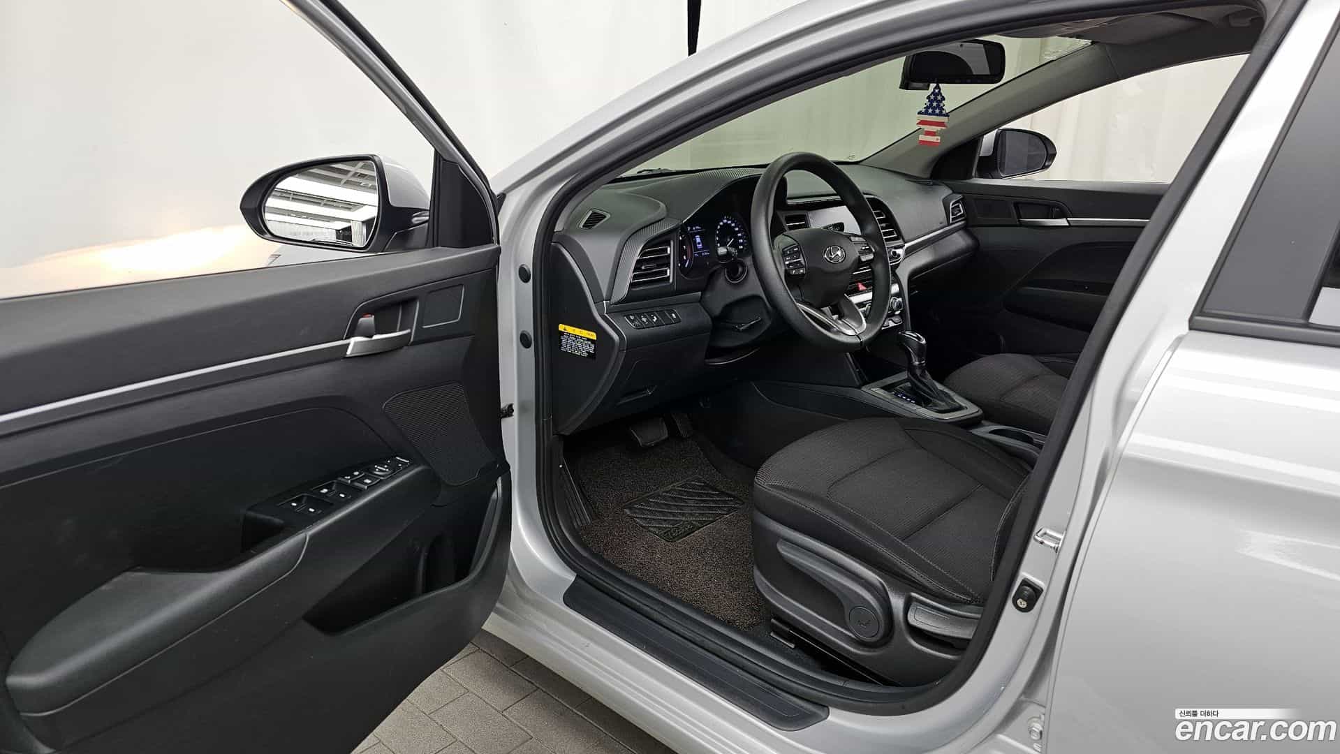 AVANTE Hyundai 2019.5-INNER-010