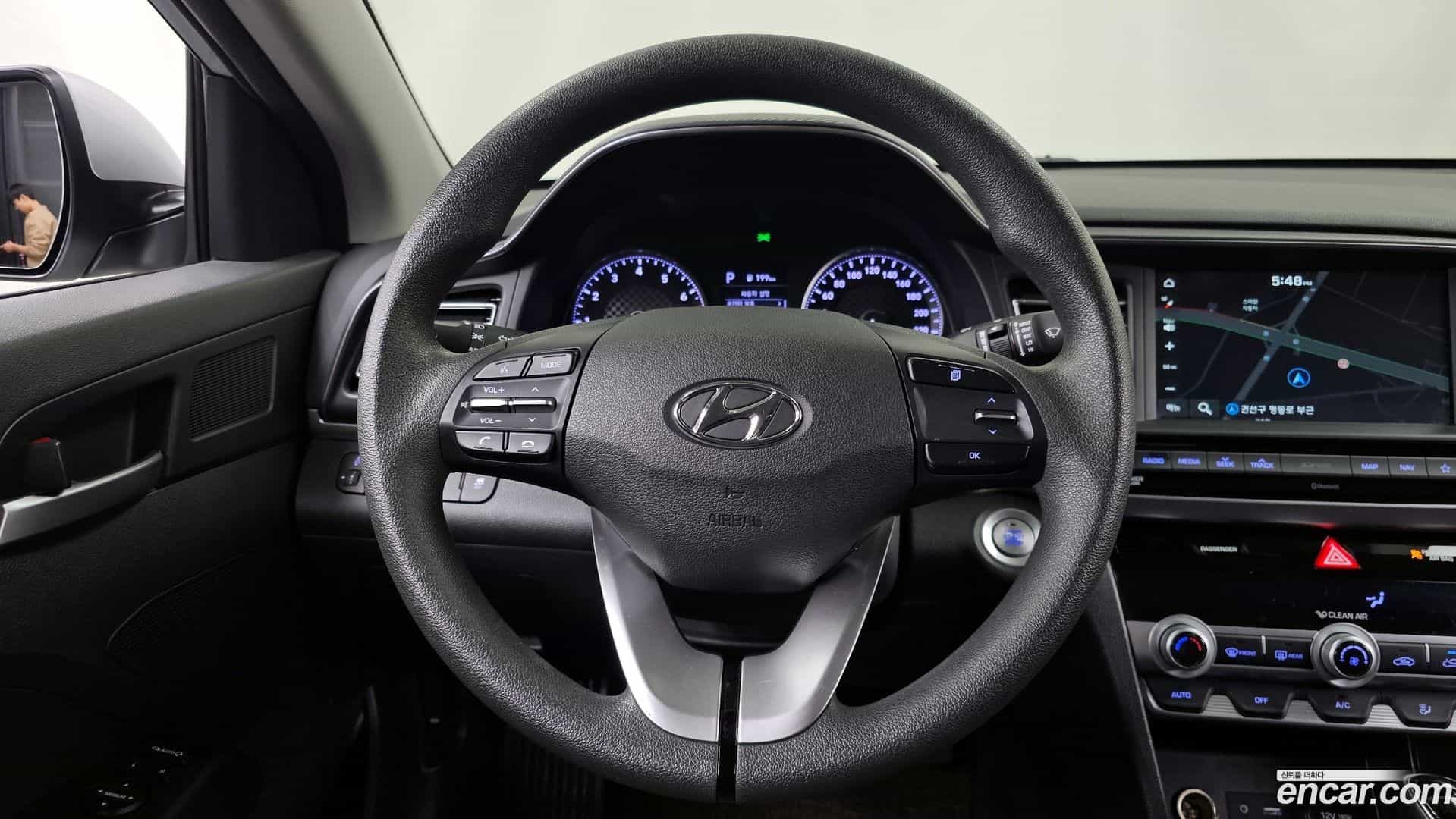 AVANTE Hyundai 2019.5-OPTION-017