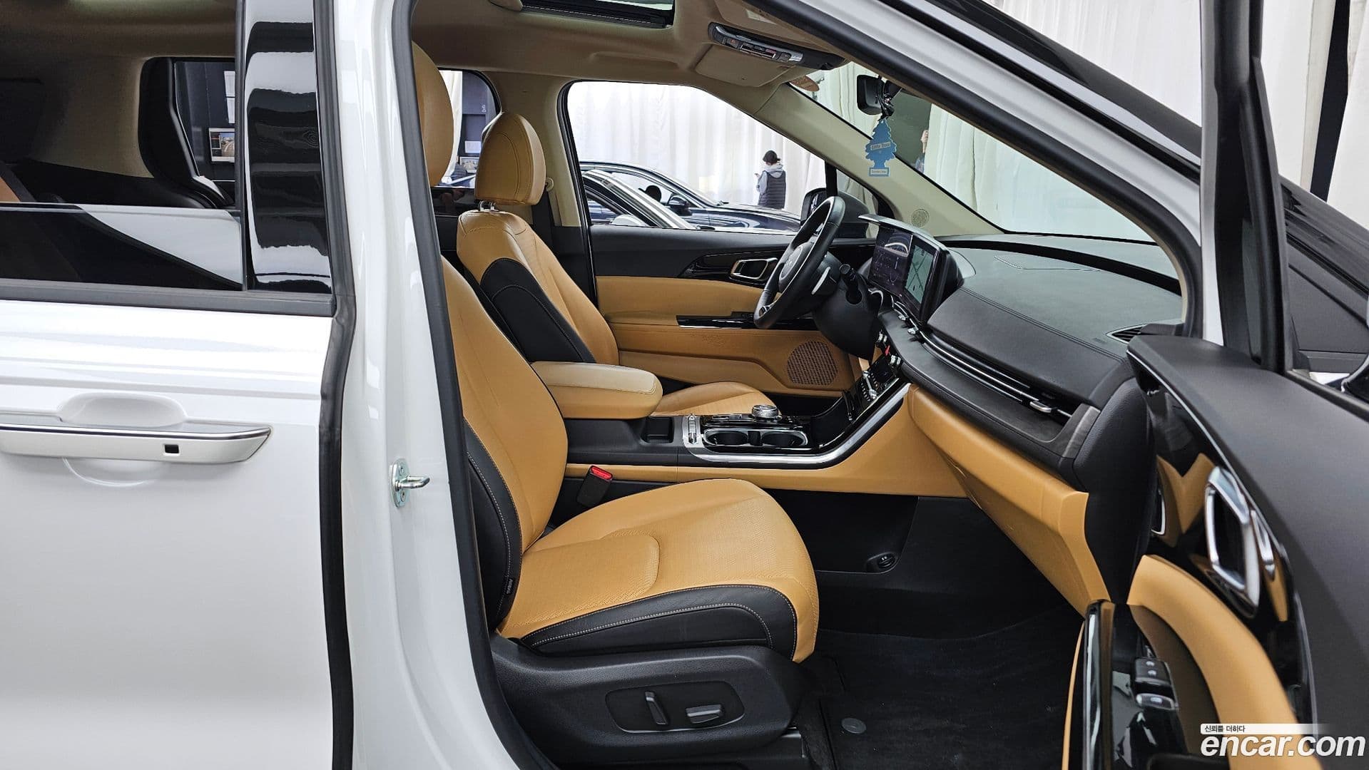Main__Slider__Photo:Canival Kia 2023.6-10