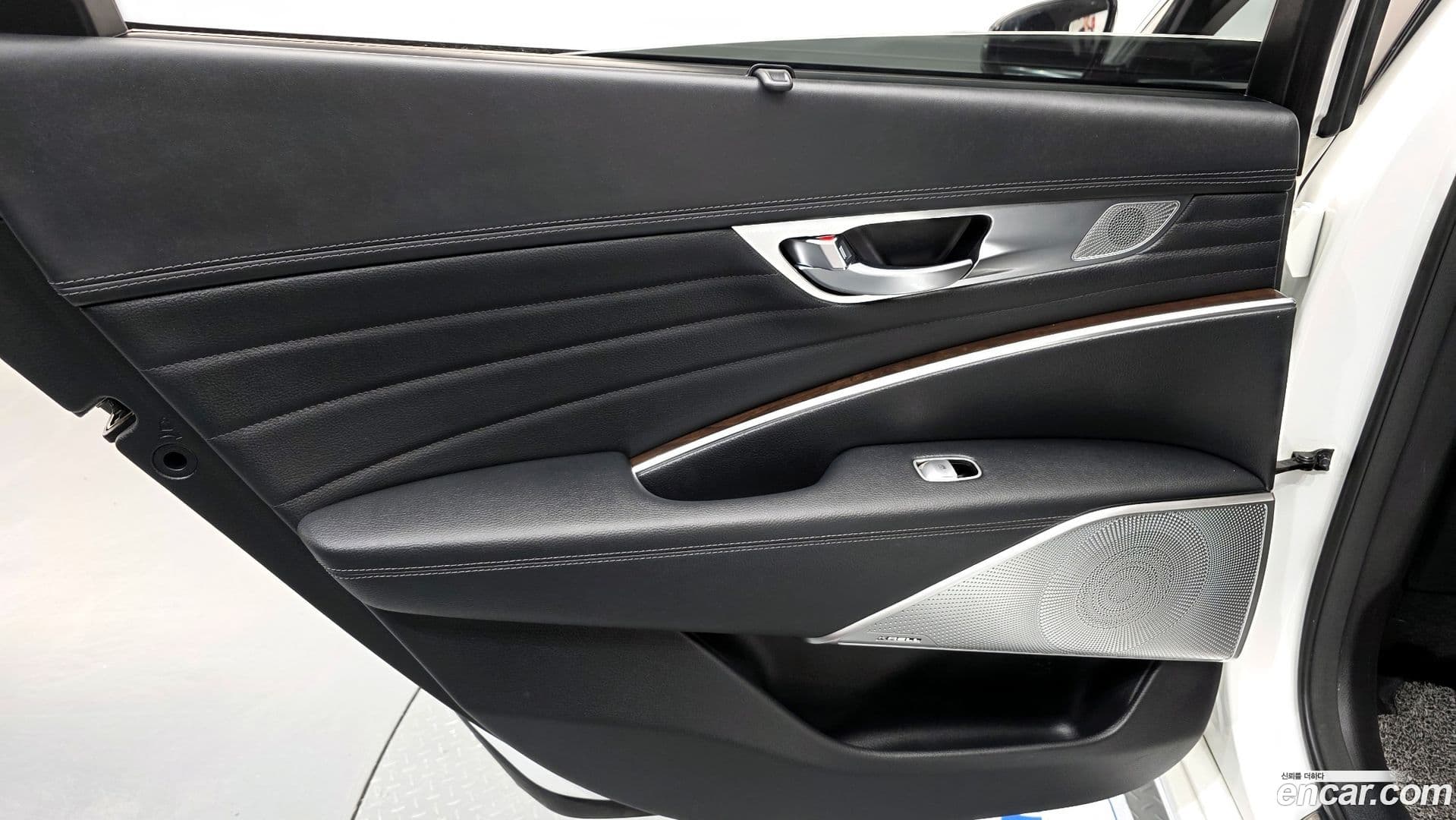 Main__Slider__Photo:K9 Kia 2021.0-24