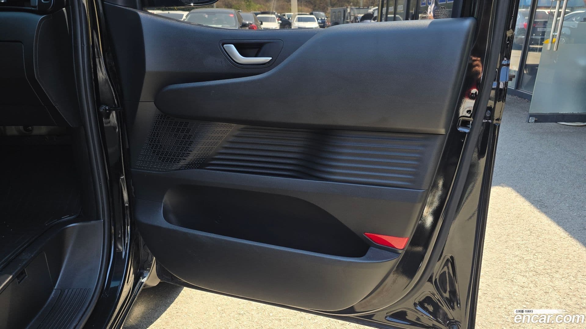 Main__Slider__Photo:Staria Hyundai 2023.3-24