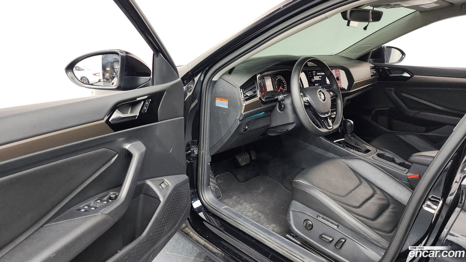 Main__Slider__Photo:Jetta Volkswagen 2020.10-9