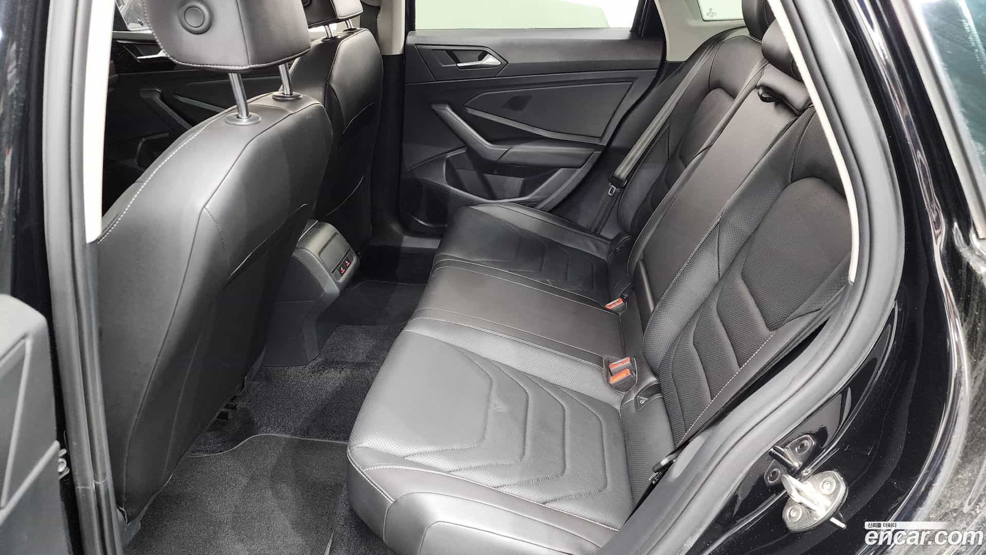 Jetta Volkswagen 2020.10-OPTION-015