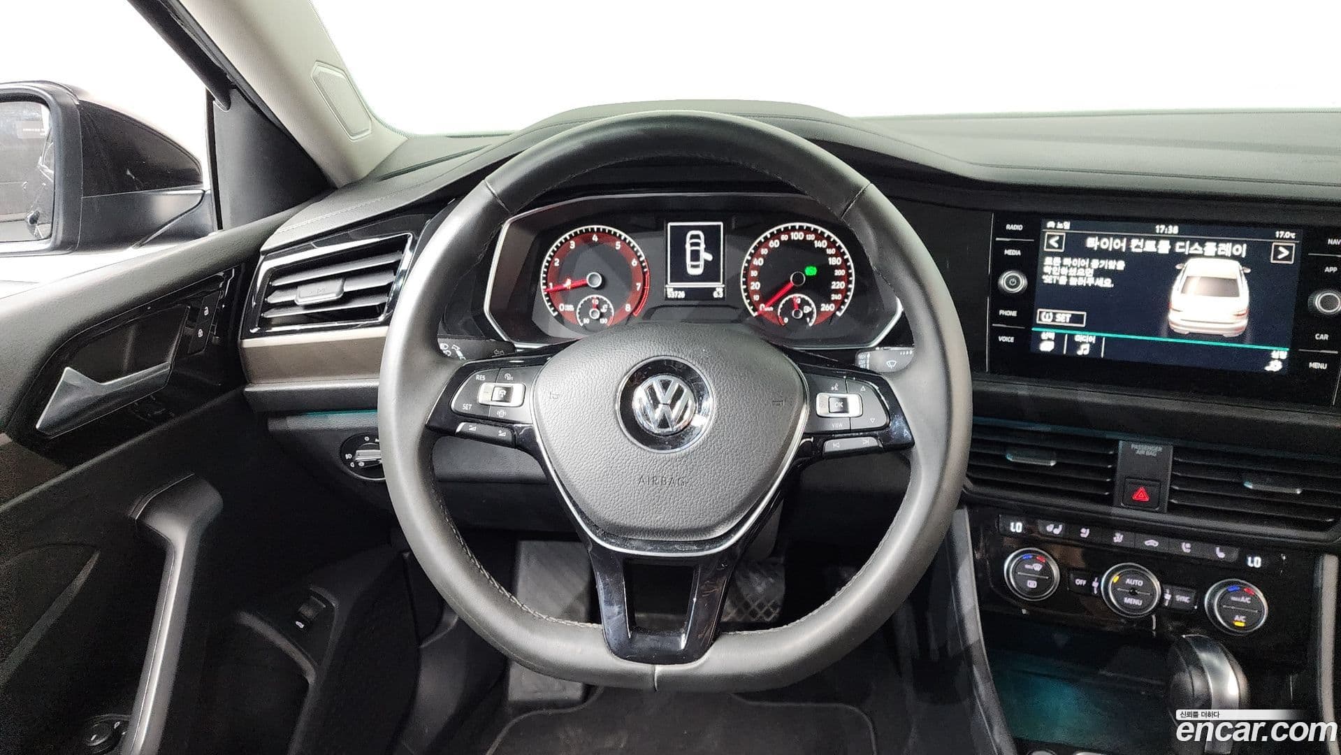 Main__Slider__Photo:Jetta Volkswagen 2020.10-11