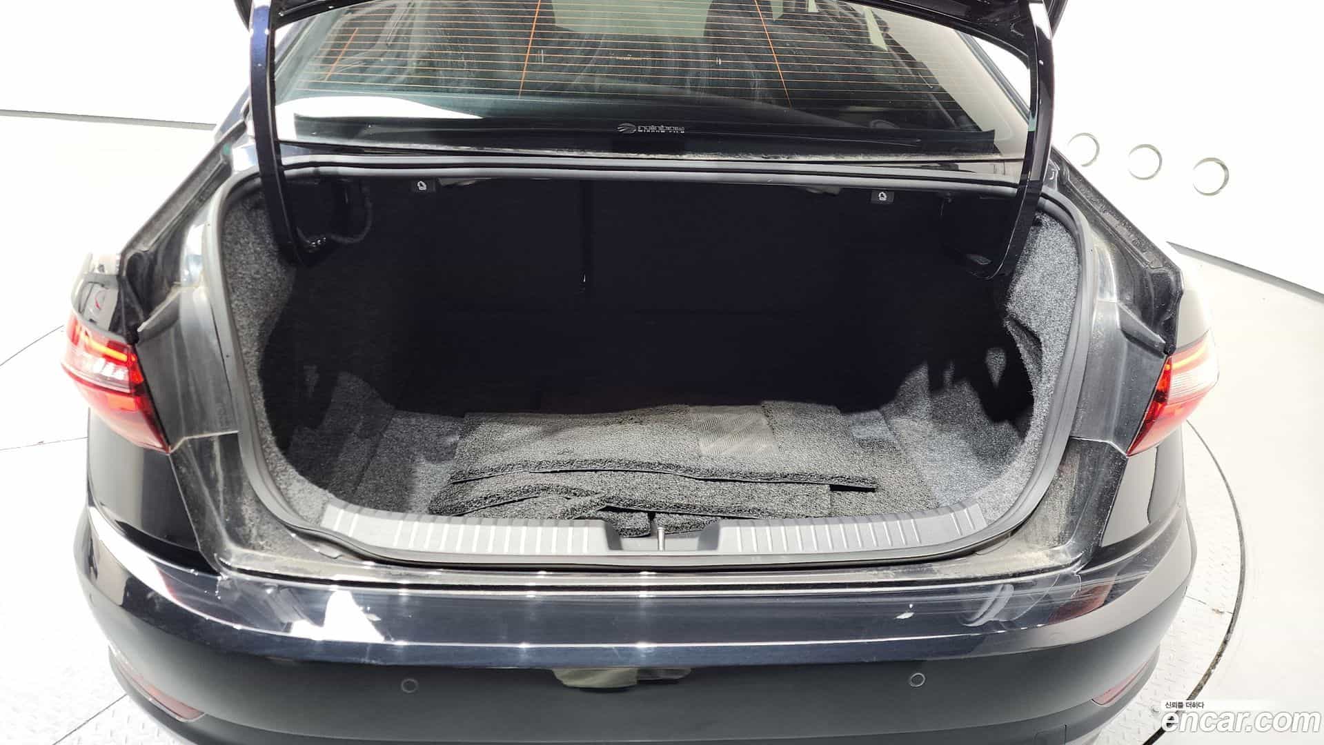 Jetta Volkswagen 2020.10-OPTION-024