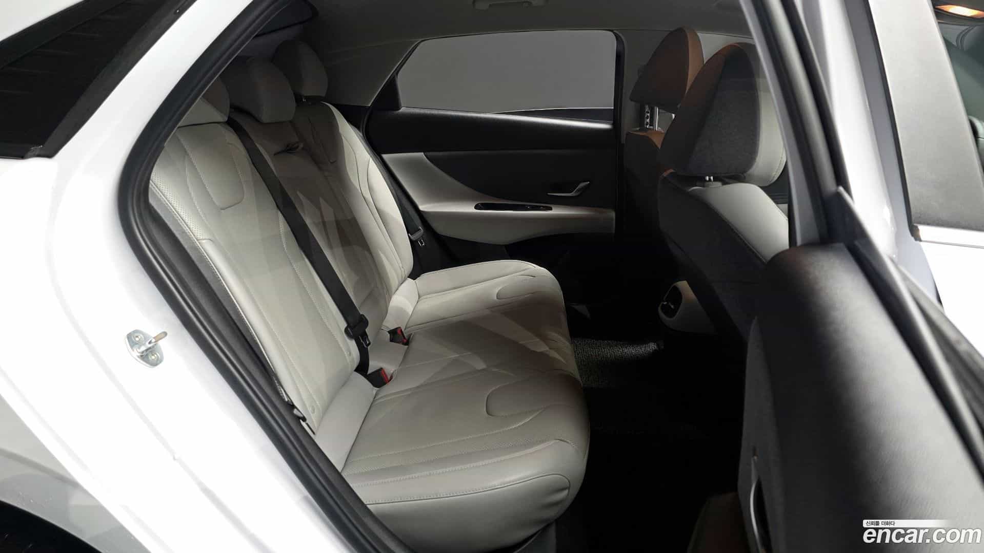 AVANTE Hyundai 2021.6-OPTION-015