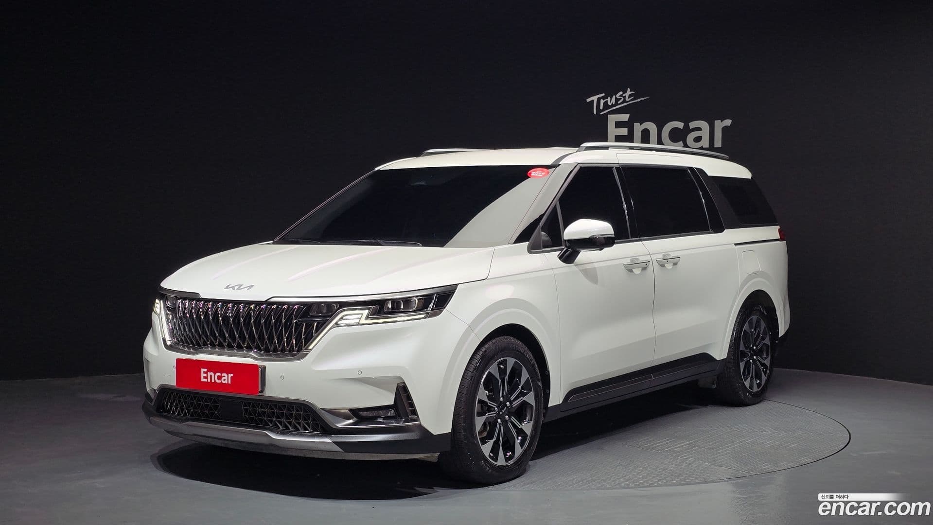 Main__Slider__Photo:Canival Kia 2022.6-0