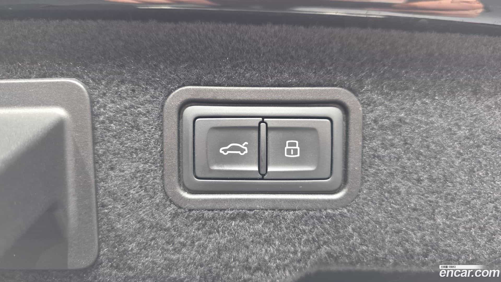 A8 Audi 2021.11-OPTION-050