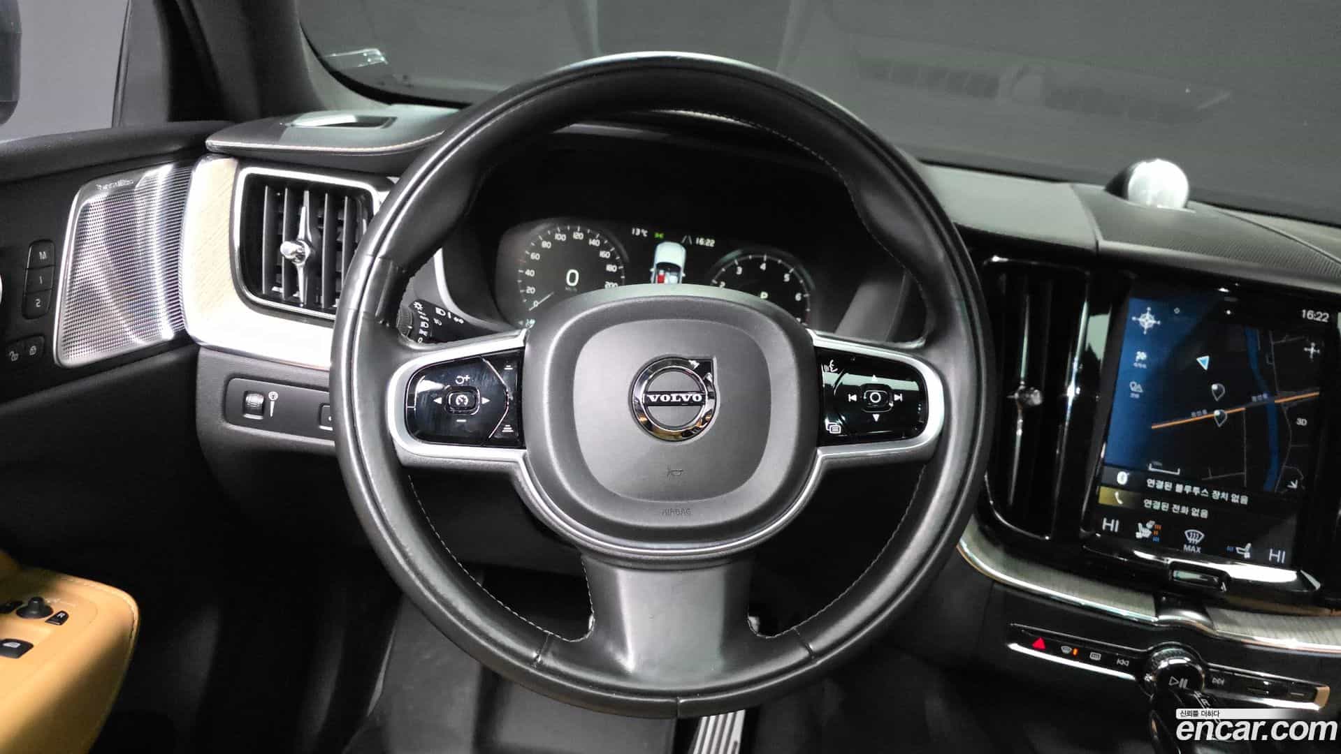 XC60 Volvo 2018.1-OPTION-017