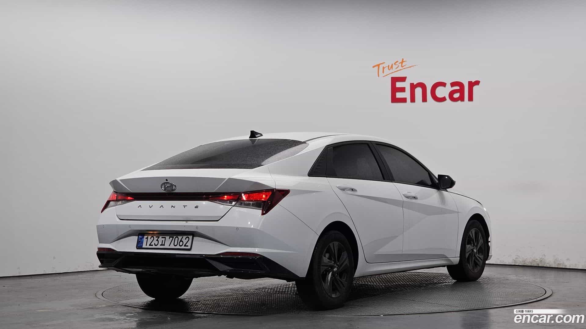 AVANTE Hyundai 2022.5-OUTER-002