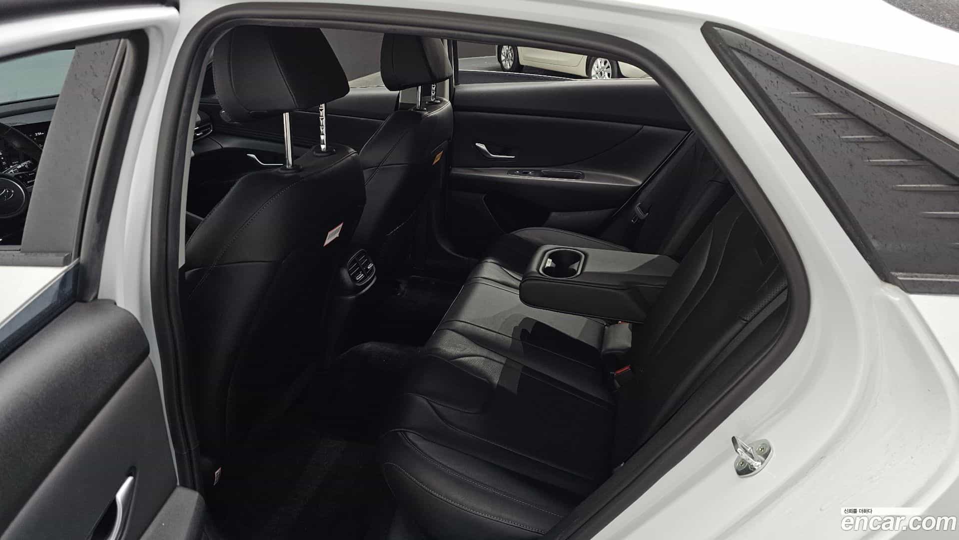 AVANTE Hyundai 2022.5-OPTION-016