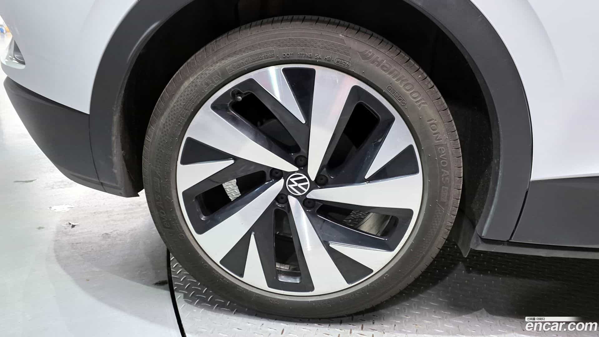 ID.4 Volkswagen 2023.11-OUTER-005