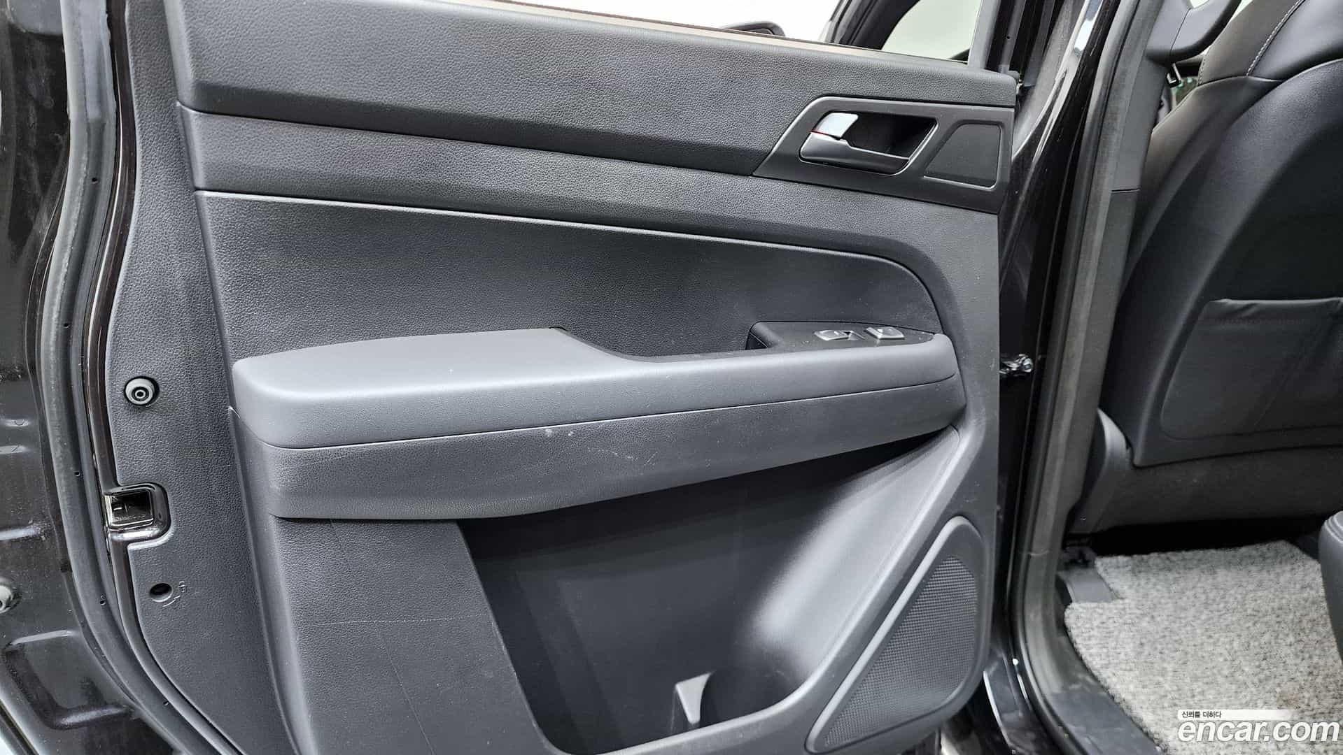 Rexton KG Mobility 2022.3-INNER-035