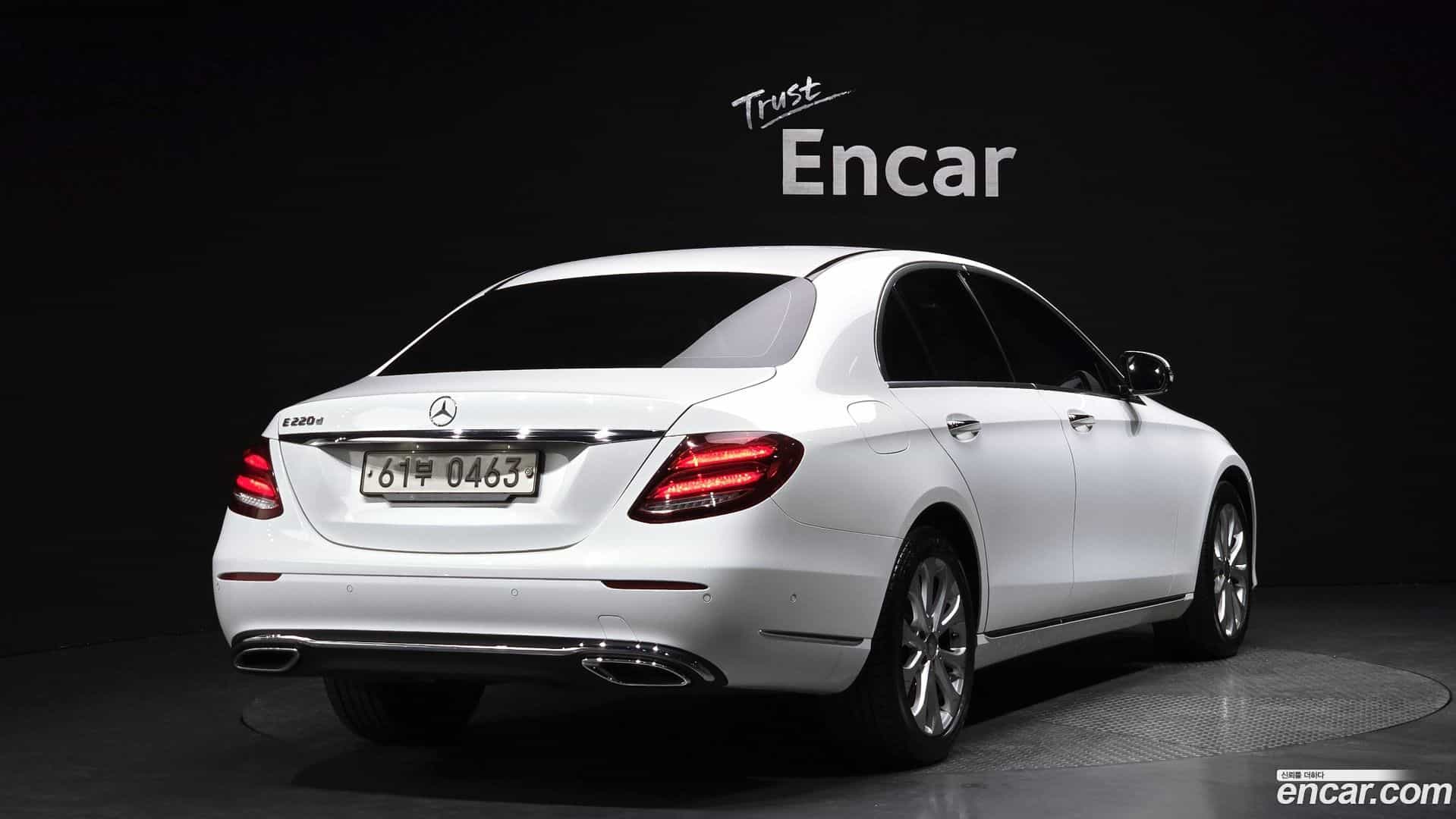 E-Class Mercedes-Benz 2016.9-OUTER-002