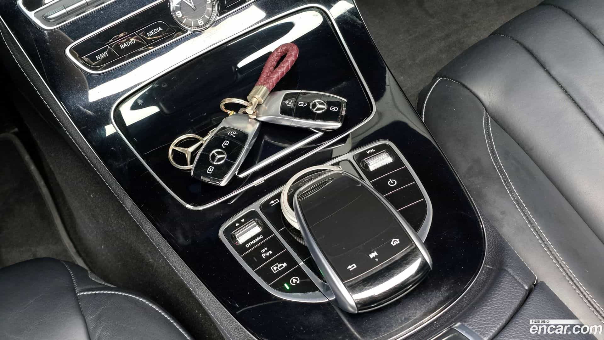 E-Class Mercedes-Benz 2016.9-OPTION-021