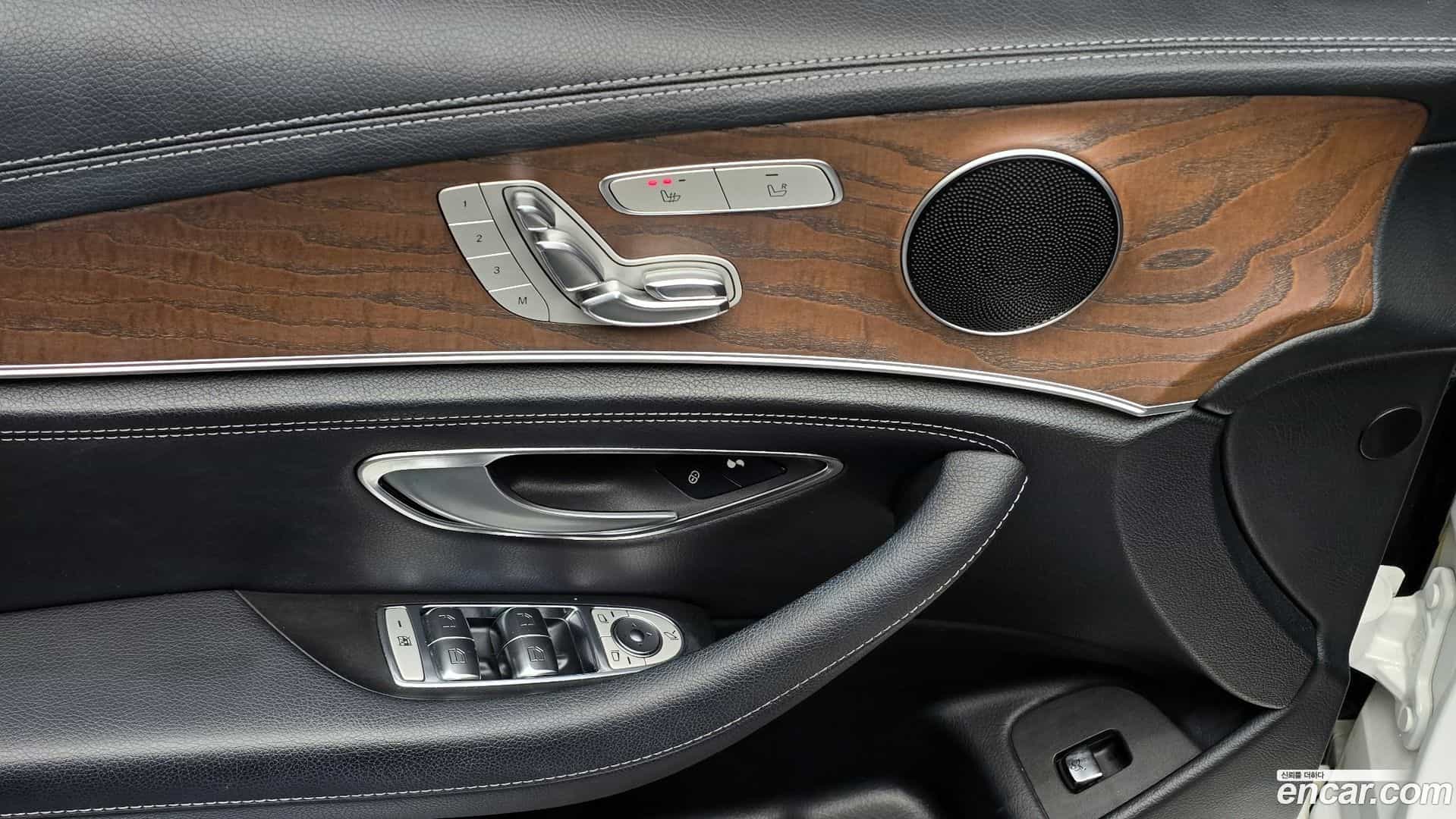 E-Class Mercedes-Benz 2016.9-OPTION-022