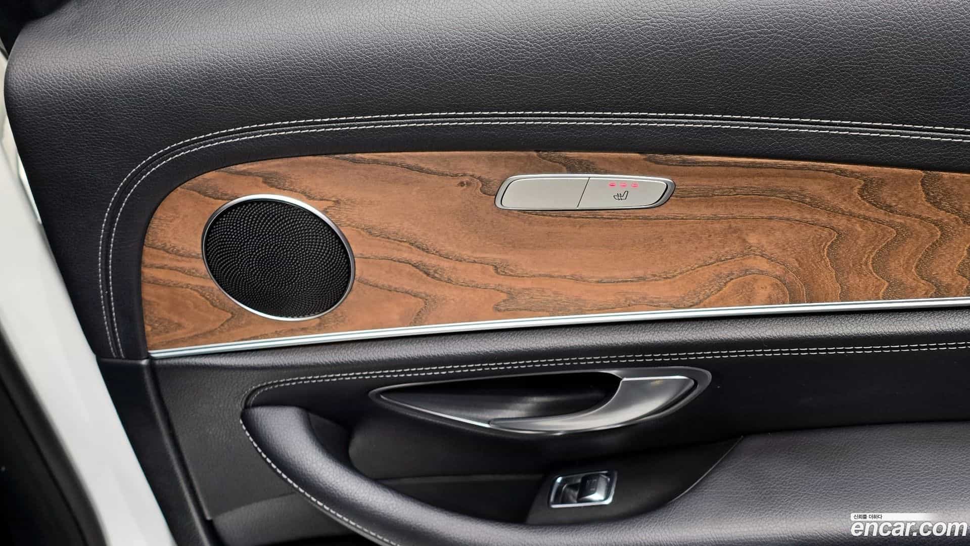 E-Class Mercedes-Benz 2016.9-OPTION-042
