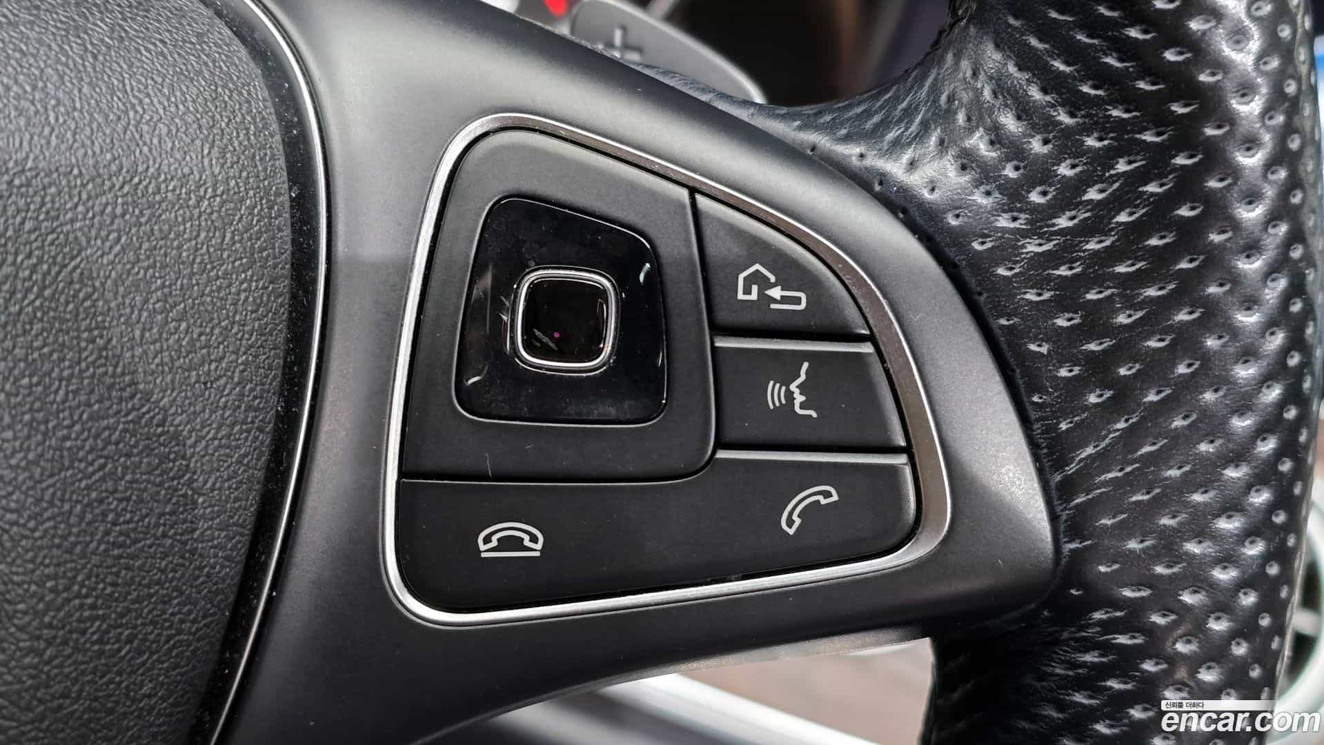 E-Class Mercedes-Benz 2016.9-OPTION-043