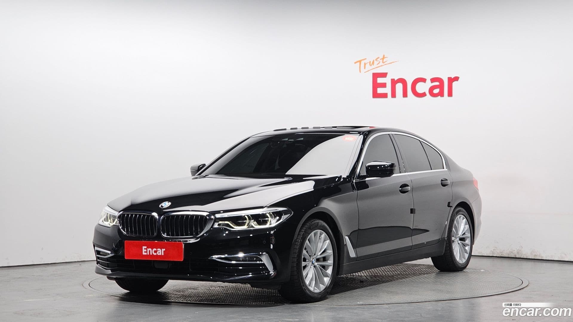 Main__Slider__Photo:5-Series BMW 2019.9-0