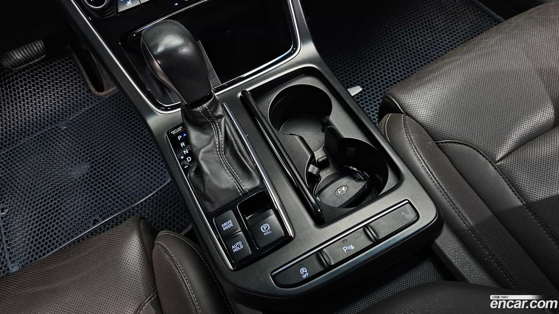 Grandeur Hyundai 2017.2-INNER-009