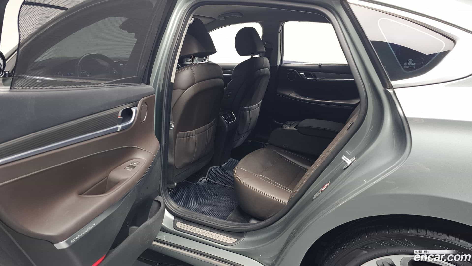 Grandeur Hyundai 2017.2-OPTION-015
