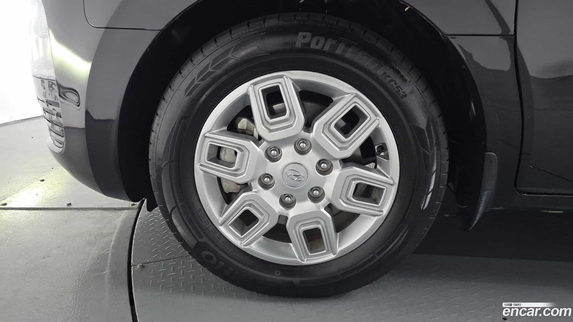 Staria Hyundai 2022.7-OUTER-005