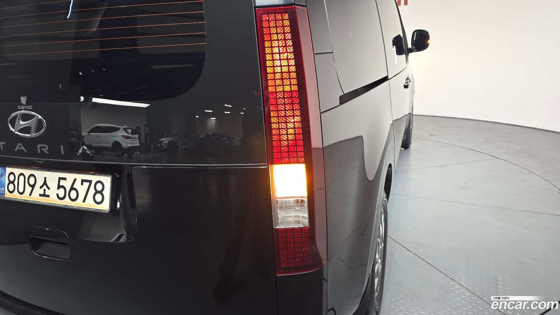 Main__Slider__Photo:Staria Hyundai 2022.7-23