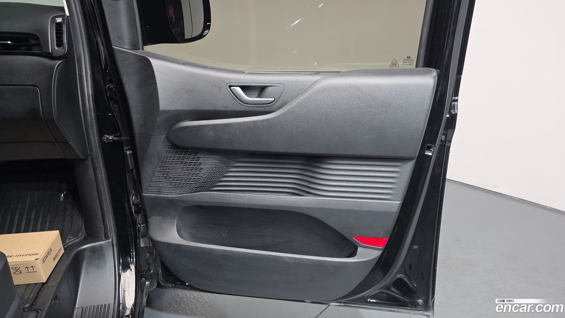 Main__Slider__Photo:Staria Hyundai 2022.7-25