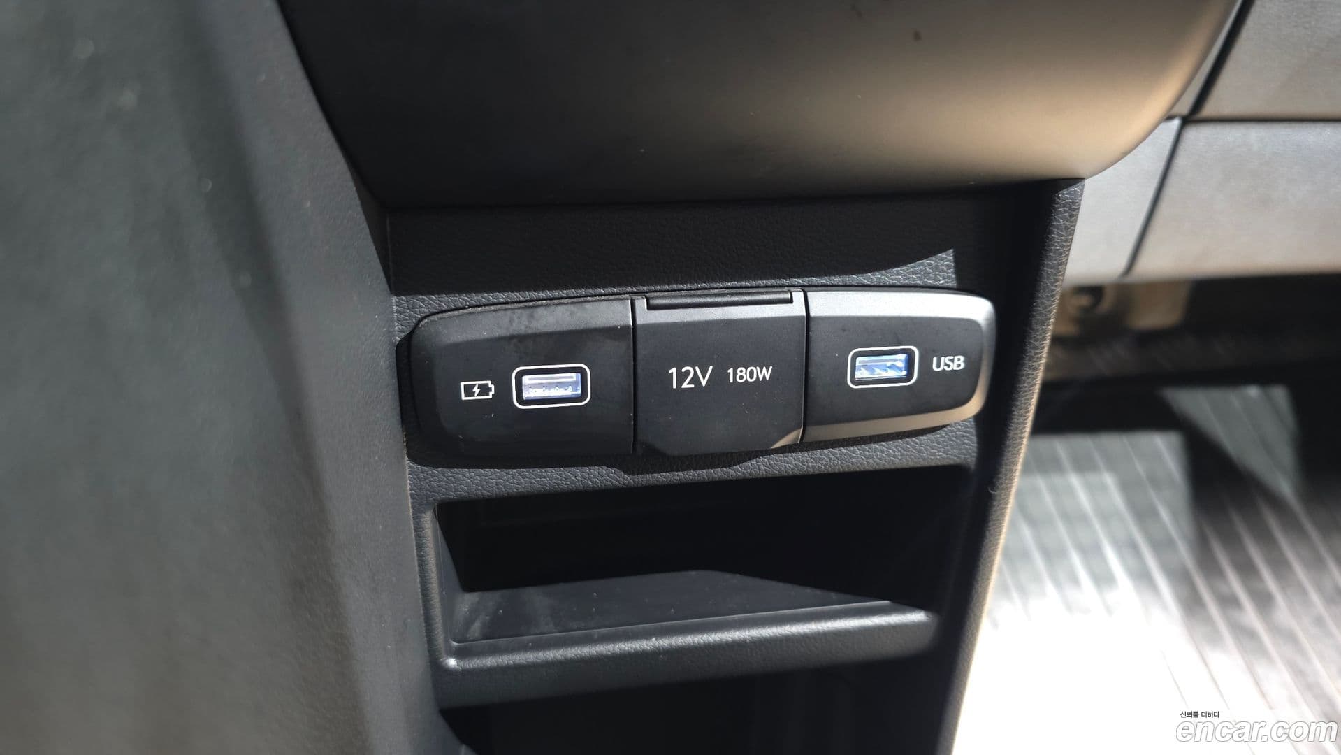 Main__Slider__Photo:Staria Hyundai 2022.7-26