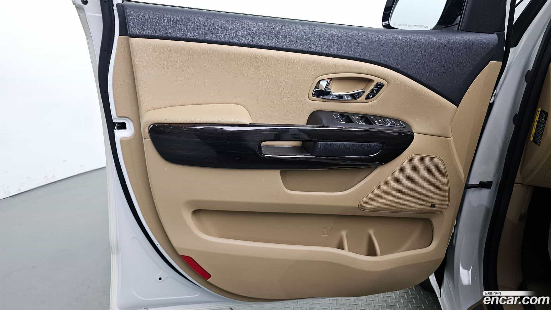 Canival Kia 2017.1-INNER-034
