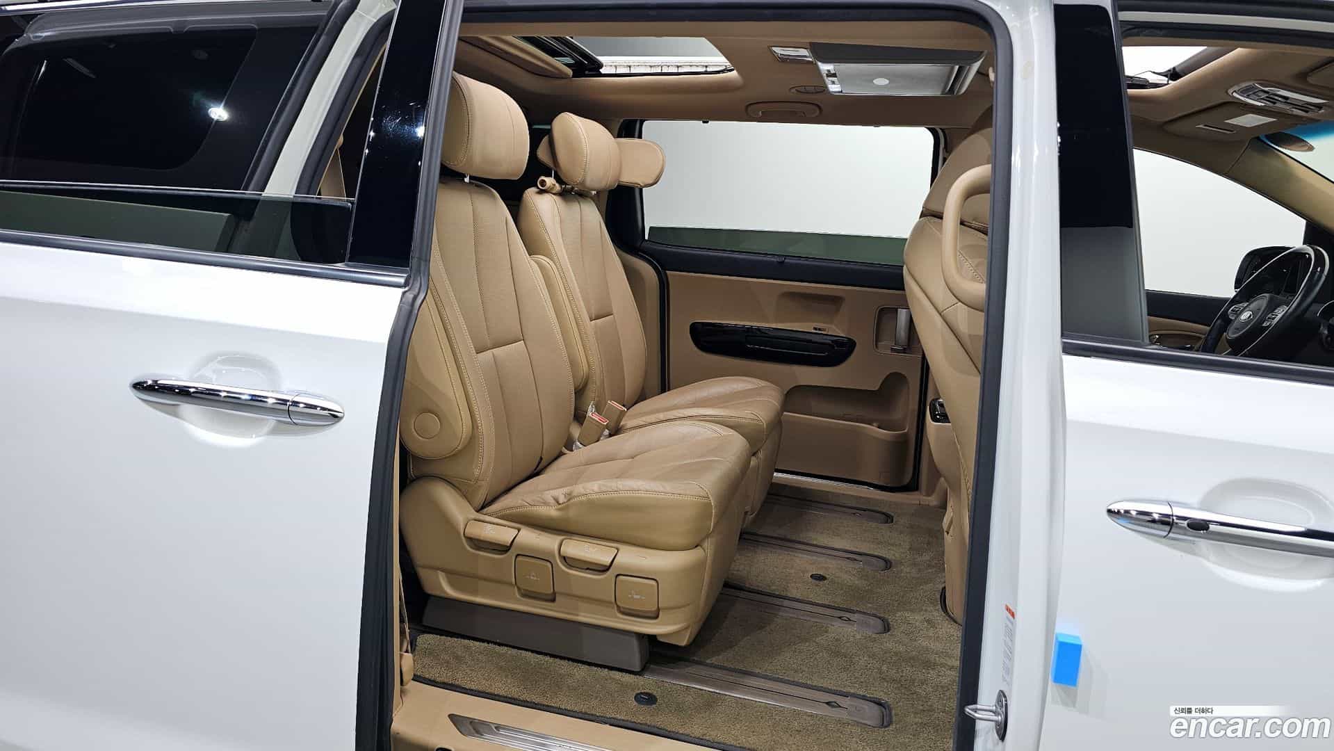 Canival Kia 2017.1-INNER-036