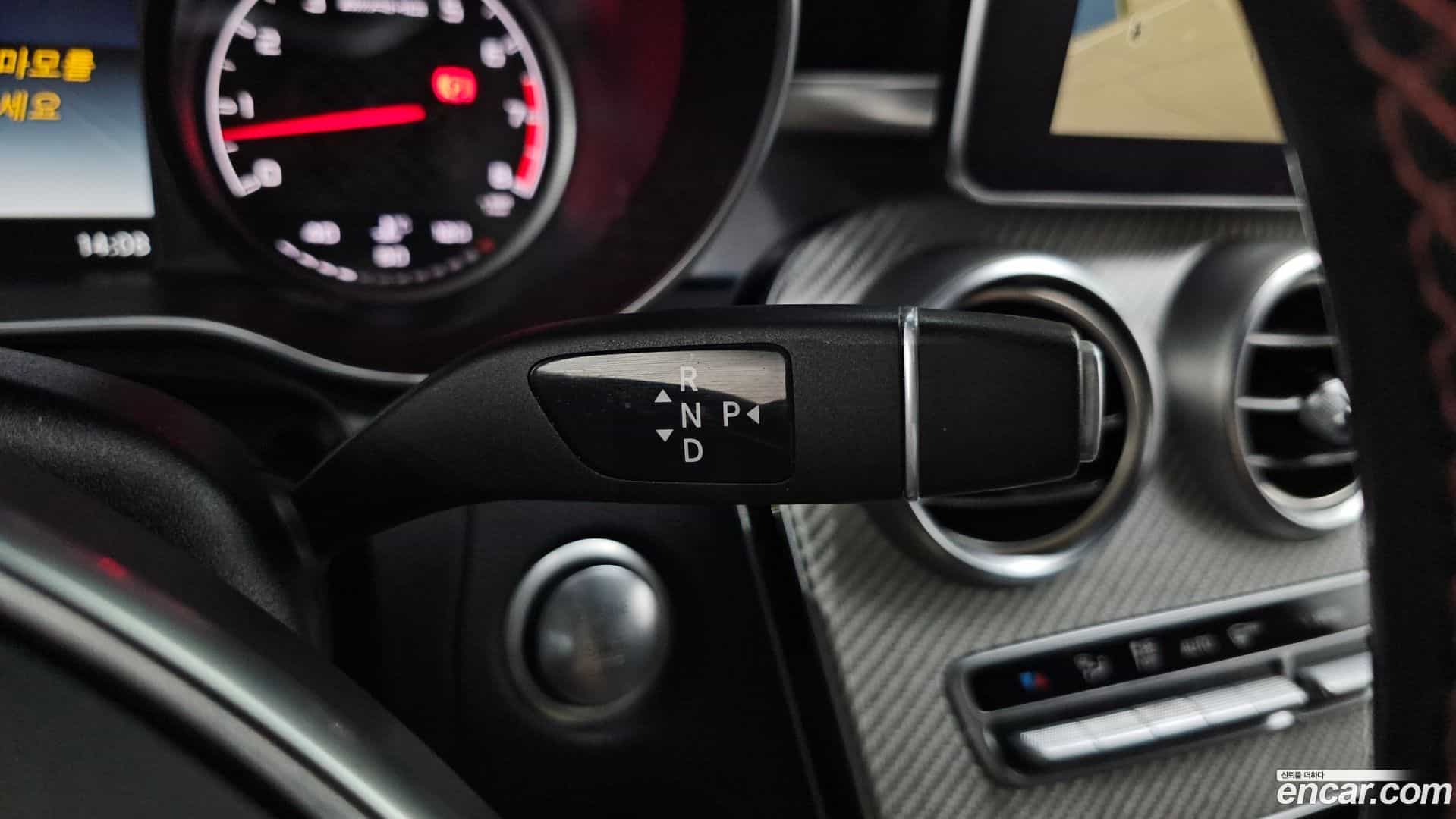 C-Class Mercedes-Benz 2017.11-INNER-009