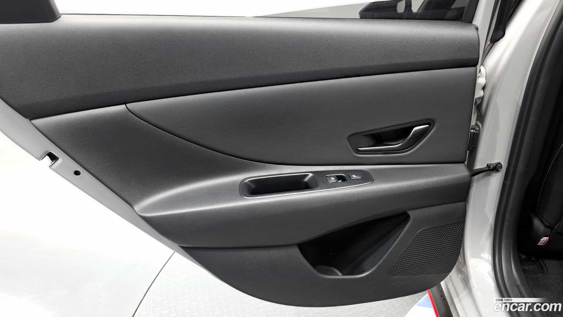 AVANTE Hyundai 2022.3-INNER-035