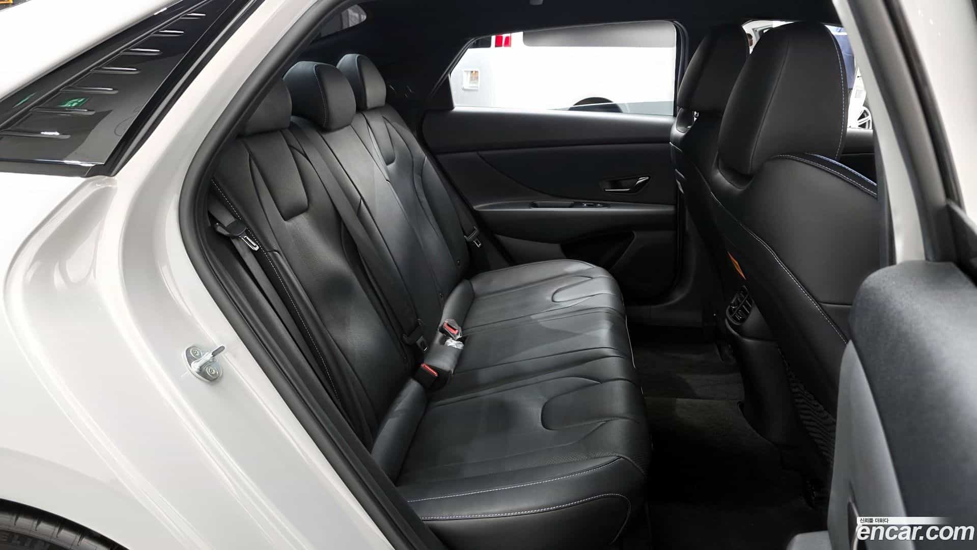 AVANTE Hyundai 2022.3-INNER-036