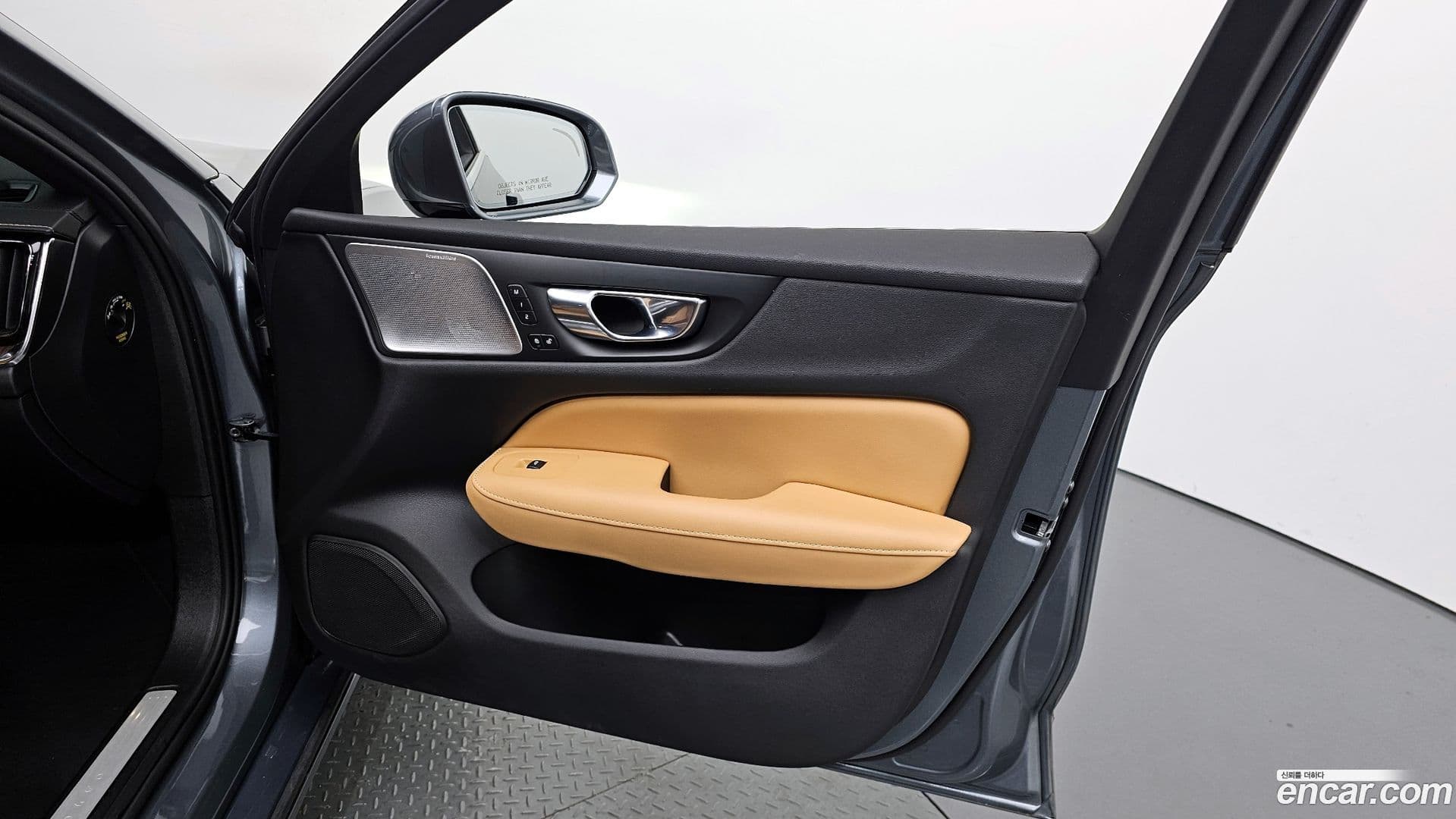 Main__Slider__Photo:S60 Volvo 2020.10-26