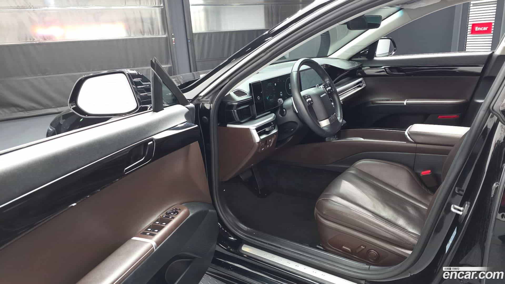 Grandeur Hyundai 2023.11-INNER-010