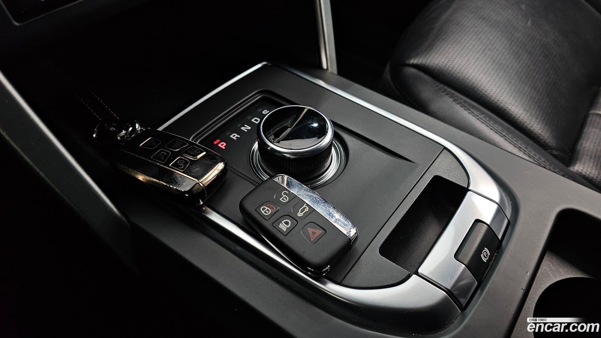 Main__Slider__Photo:Discovery Sport Land Rover 2018.11-8